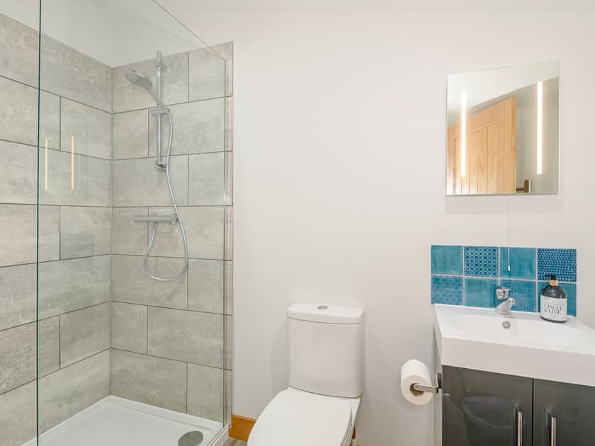 En-suite with shower cubicle | The Otters - East Dunster Deer Farm, Cadeleigh, near Tiverton
