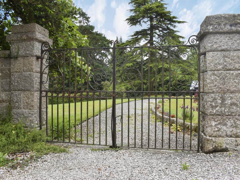 Entrance gate | Lower Chinkwell, Hameldown, Honeybags - Wooder Manor, Widecombe-in-the-Moor, near Bovey Tracey