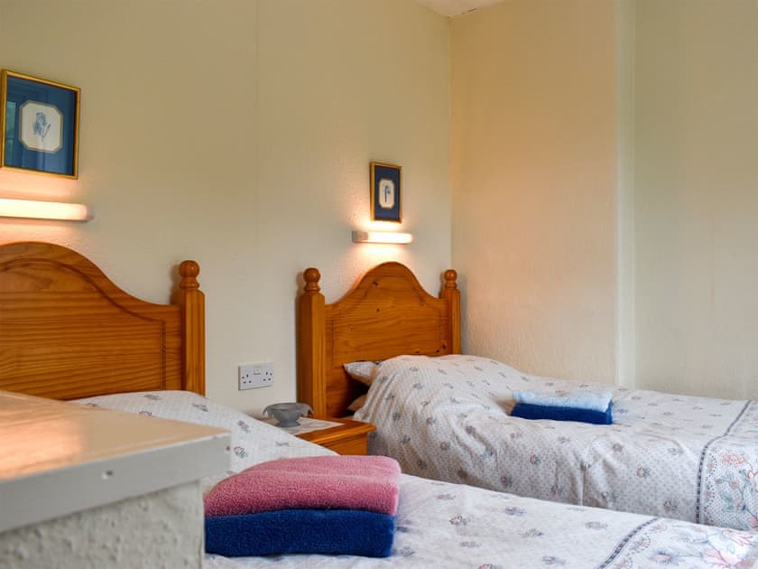 Twin bedroom | Honeybags - Wooder Manor, Widecombe-in-the-Moor, near Bovey Tracey
