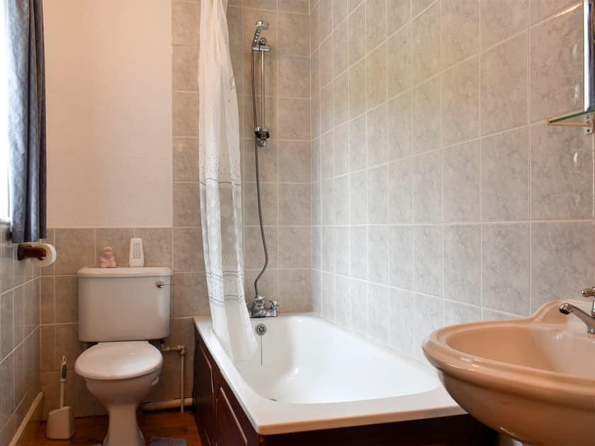 Bathroom | Honeybags - Wooder Manor, Widecombe-in-the-Moor, near Bovey Tracey