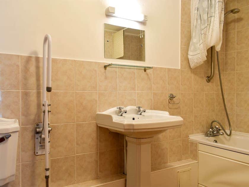 Bathroom | Lower Chinkwell - Wooder Manor, Widecombe-in-the-Moor, near Bovey Tracey