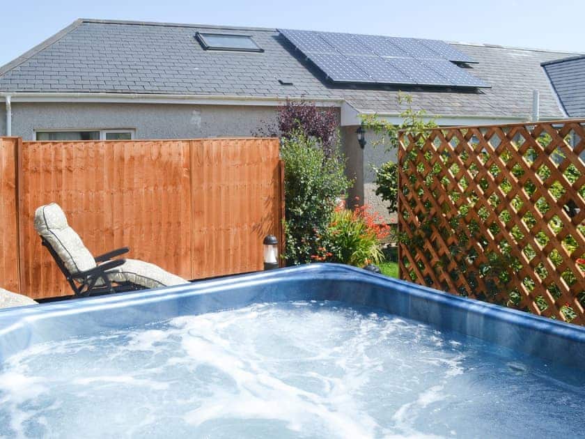 Hot tub | Benlli, Aberdaron