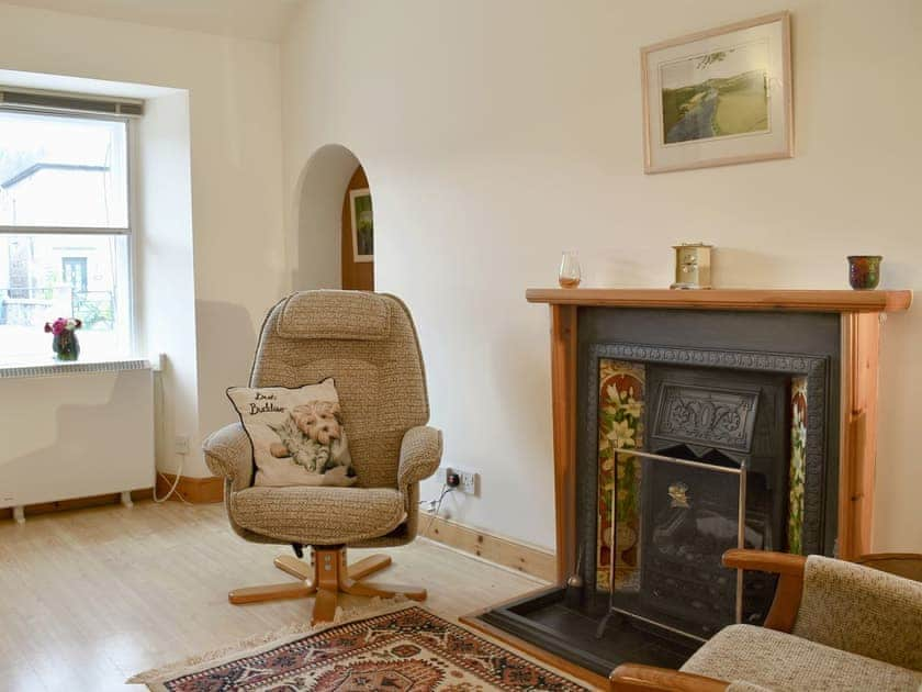 Comfortable living/ dining room | Spey Cottage, Aberlour