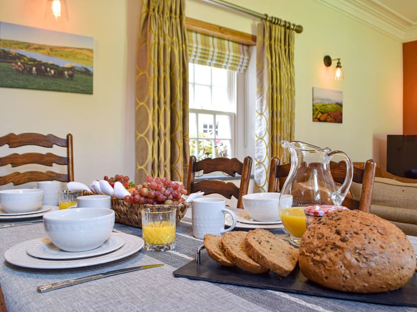 Living room with dining area | Swn-Y-Don, Llansteffan