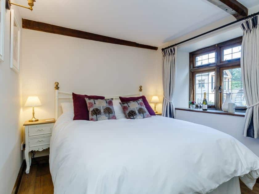 Relaxing double bedroom | Stable Cottage, Uley, near Dursley