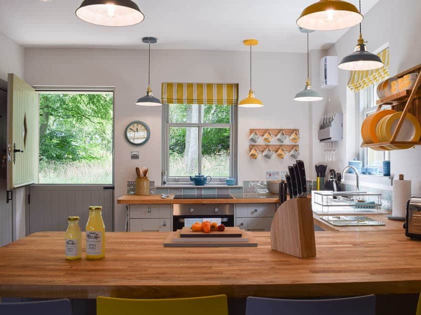 Kitchen/diner | The Lodge @ East Neuk Orchards - Self Catering @ East Neuk Orchards, Pittenweem, near Anstruther