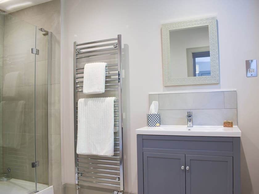 En-suite | The Lodge @ East Neuk Orchards - Self Catering @ East Neuk Orchards, Pittenweem, near Anstruther