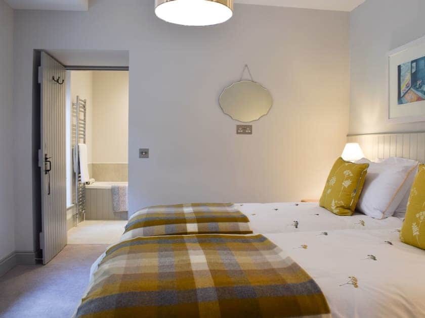 Twin bedroom | The Lodge @ East Neuk Orchards - Self Catering @ East Neuk Orchards, Pittenweem, near Anstruther