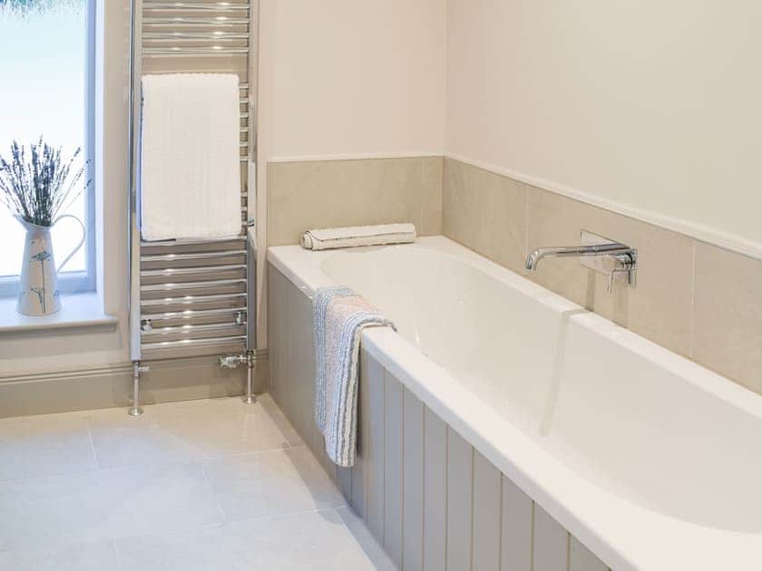 Bathroom | The Lodge @ East Neuk Orchards - Self Catering @ East Neuk Orchards, Pittenweem, near Anstruther