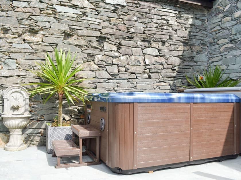 Luxurious hot tub | Field House Cottage - Field House Cottages, Borrowdale, near Keswick
