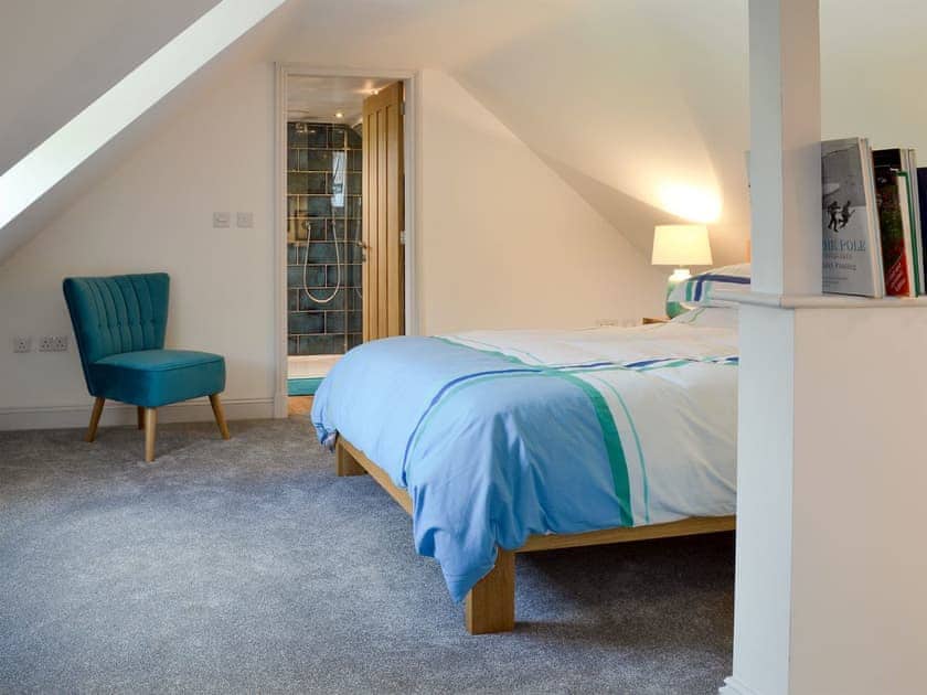Double bedroom with en-suite | The Hen House at The Old Parsonage, Cotebrook, near Taporley