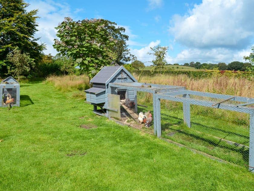Charming garden and grounds | The Hen House at The Old Parsonage, Cotebrook, near Taporley