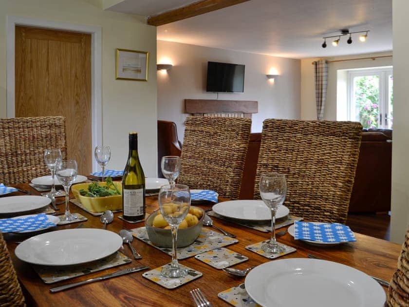 Dining area | The Brewers Cottage - Roddenloft, Mauchline