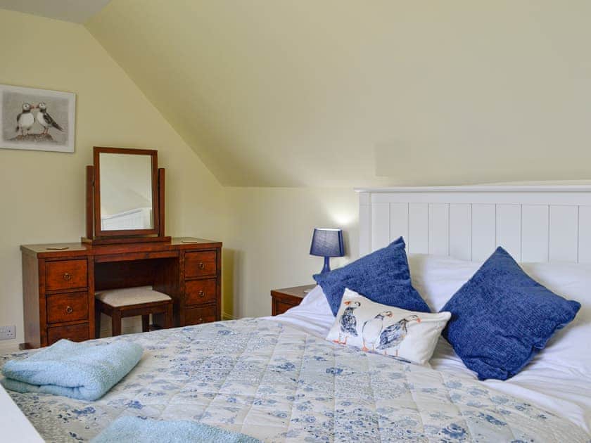 Double bedroom | The Brewers Cottage - Roddenloft, Mauchline