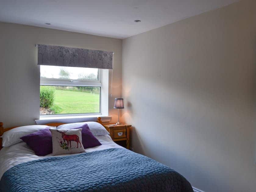 Double bedroom | The Brewers Cottage - Roddenloft, Mauchline