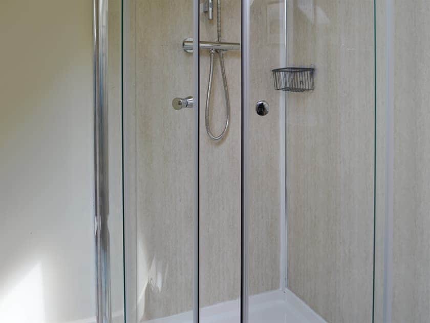 Shower room | The Brewers Cottage - Roddenloft, Mauchline