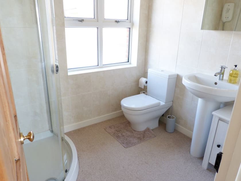 En-suite shower room | Coastguard Cottage, Sandown