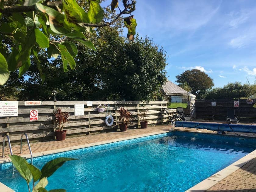 Shared, heated swimming pool | Porth Cottage, Crantock Cottage - Carnebo Farm, Goonhavern, near Newquay