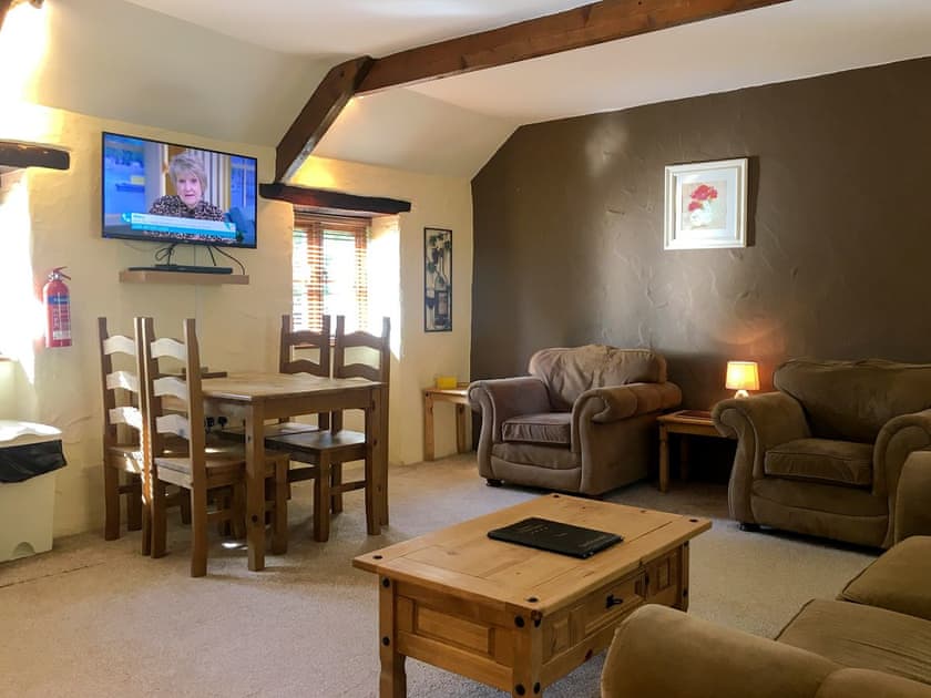 Living and dining area | Porth Cottage - Carnebo Farm, Goonhavern, near Newquay