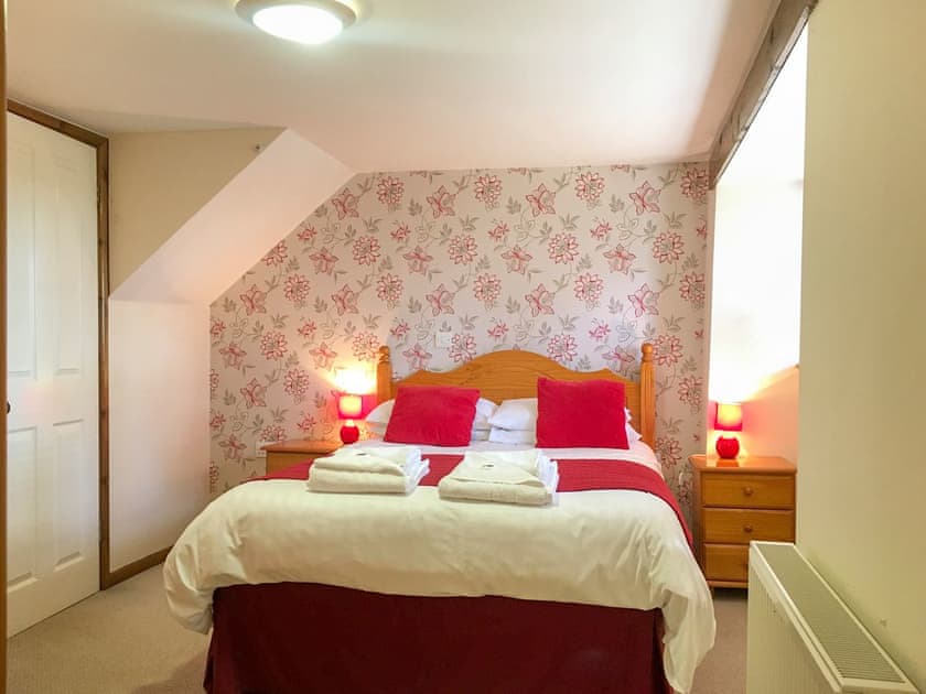Double bedroom | Crantock Cottage - Carnebo Farm, Goonhavern, near Newquay