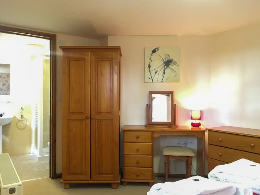 Double bedroom | Crantock Cottage - Carnebo Farm, Goonhavern, near Newquay