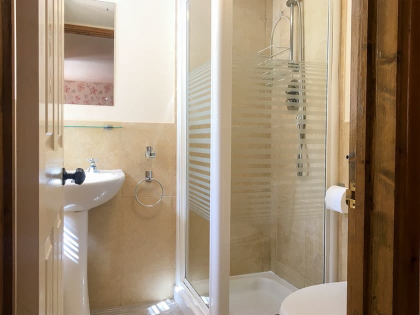 En-suite | Crantock Cottage - Carnebo Farm, Goonhavern, near Newquay