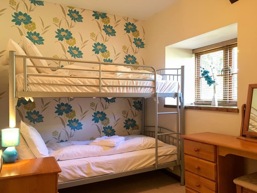 Bunk bedroom | Crantock Cottage - Carnebo Farm, Goonhavern, near Newquay