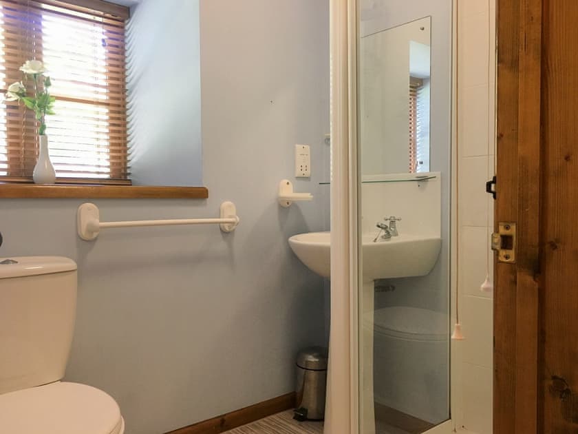Shower room | Crantock Cottage - Carnebo Farm, Goonhavern, near Newquay