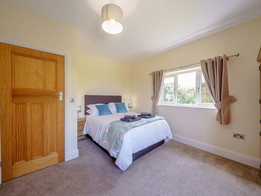 Double bedroom | Renchers Farmhouse, Crossway Green, near Stourport-on-Severn