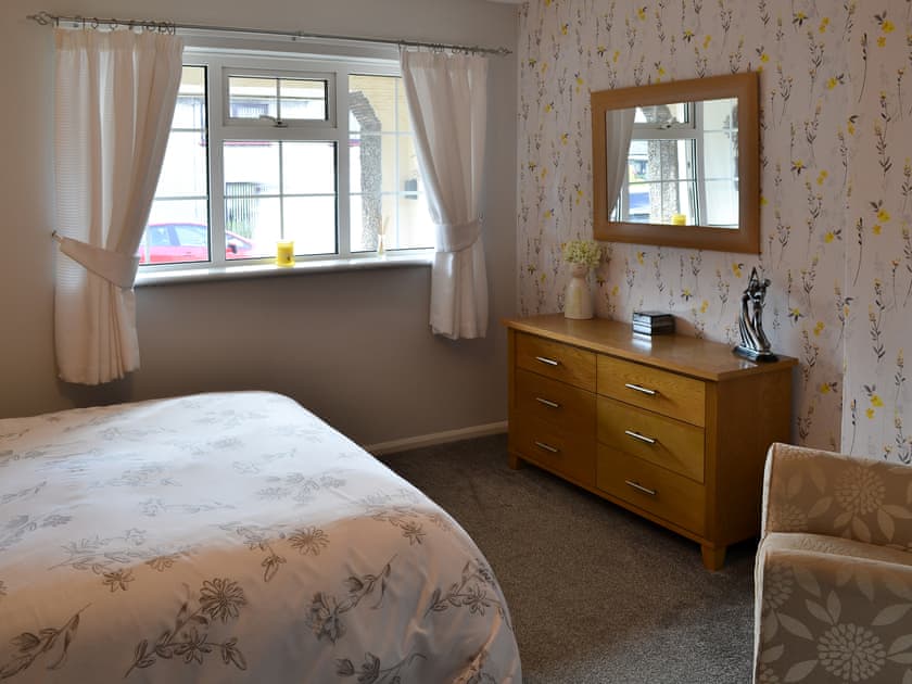 Relaxing dbedroom  | Cloverfield, Bamburgh