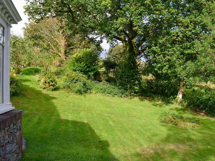Large lawned garden | Trevene, Buttermere, near Keswick