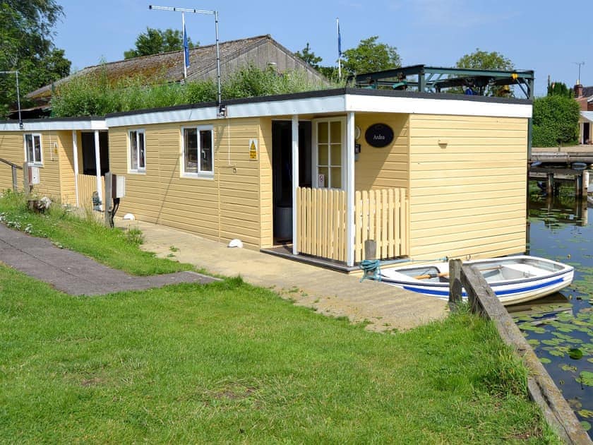 Wonderful houseboat moored alongside the River Ant | Ardea - Simpson’s Boatyard, Stalham