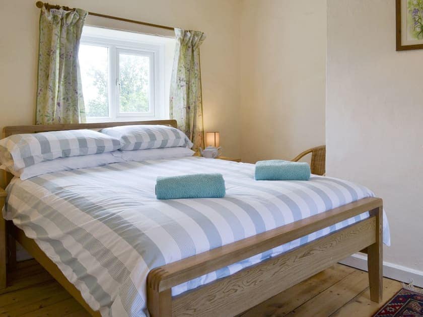 Relaxing double bedroom | Winscott Cottage, Holsworthy, near Bude