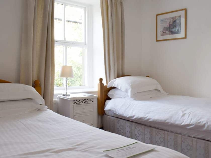 Comfortable twin bedroom | Westgarth, Grassington