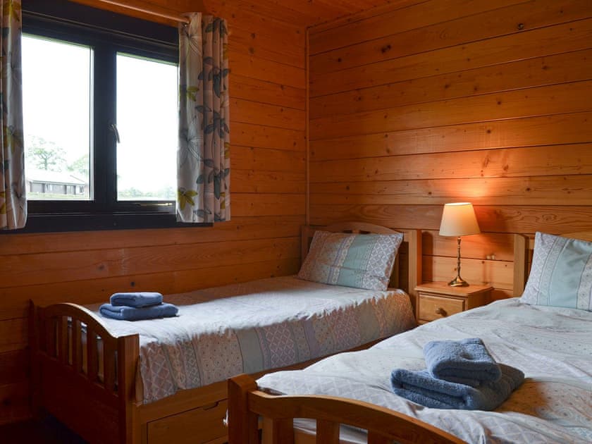Twin bedroom | West Middlewick Farm - Churn - West Middlewick Farm , Nomansland, near Tiverton