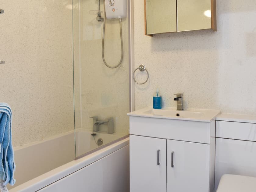 Bathroom | Barbara Anne’s - Porthtowan Holiday Apartments, Porthtowan, near Truro