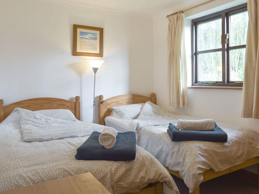 Comfortable twin bedroom | Prince Croft Cottage - Mount Hawke Holiday Bungalows, Mount Hawke, near Redruth