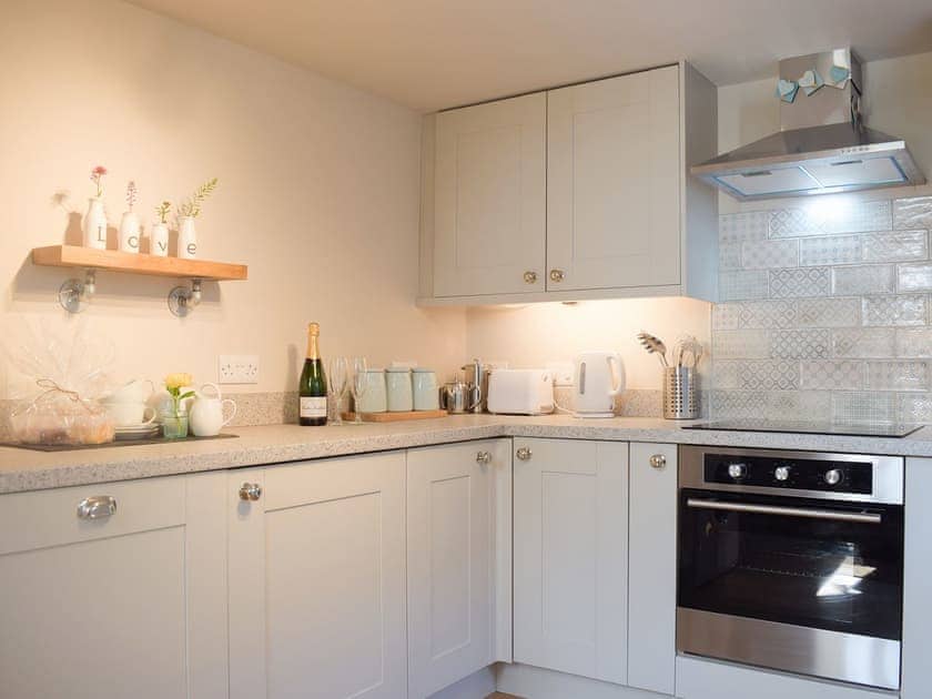 Well-appointed kitchen | The Garden Retreat, Marbury, near Whitchurch