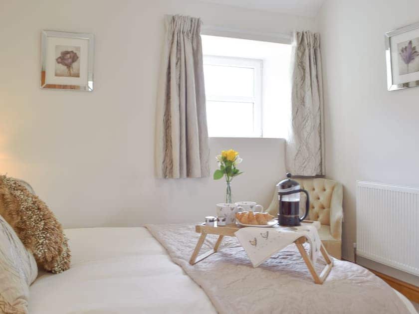 Comfortable double bedroom | Dove Cottage, Pontyates, near Kidwelly