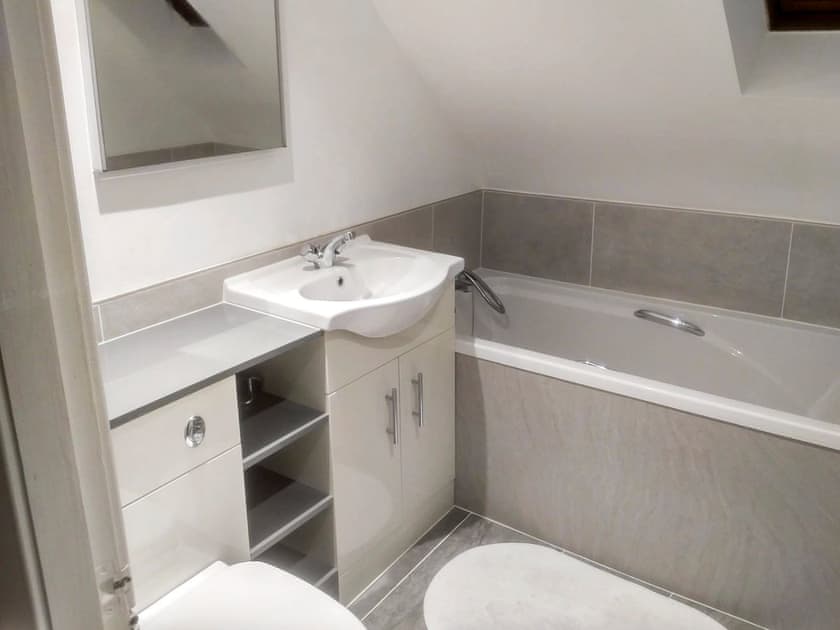 Bathroom | Jebel, Cullen