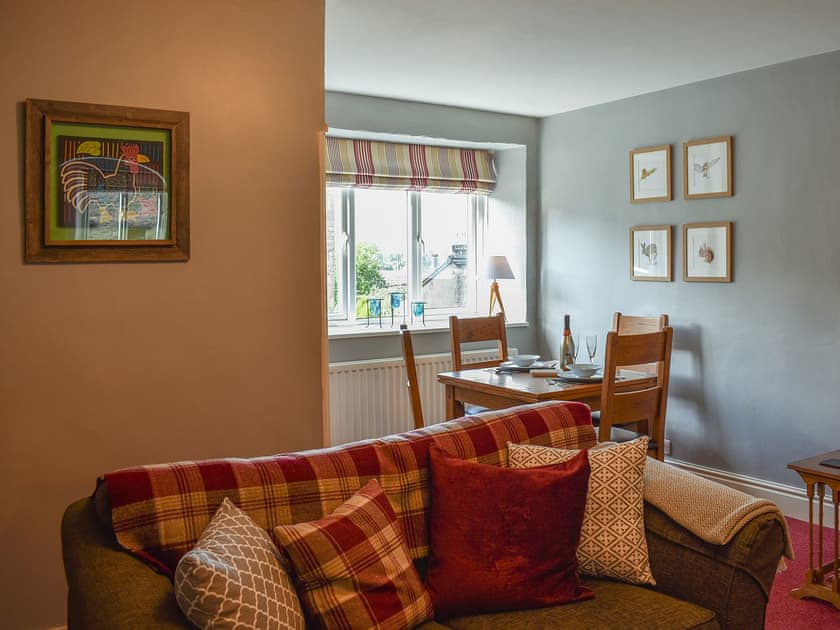 Living and adjacent dining area | 3 Winville Mews, Askrigg, near Hawes