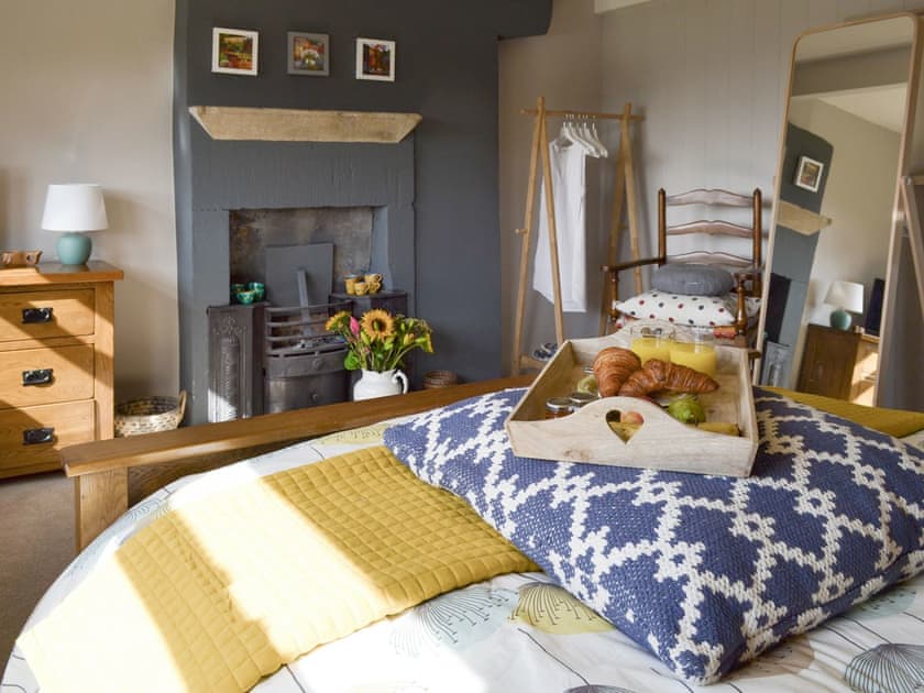 Attractive double bedroom | Club House, Hebden Bridge