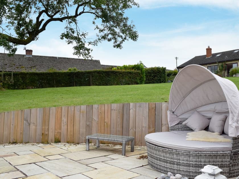 Relaxing sitting out area | The Long House, Middle Aston, near Bicester