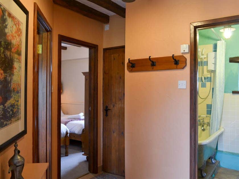 Landing | Provence - Tregrill Farm Cottages, Menheniot, near Liskeard