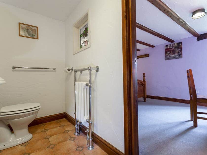 En-suite | Provence - Tregrill Farm Cottages, Menheniot, near Liskeard