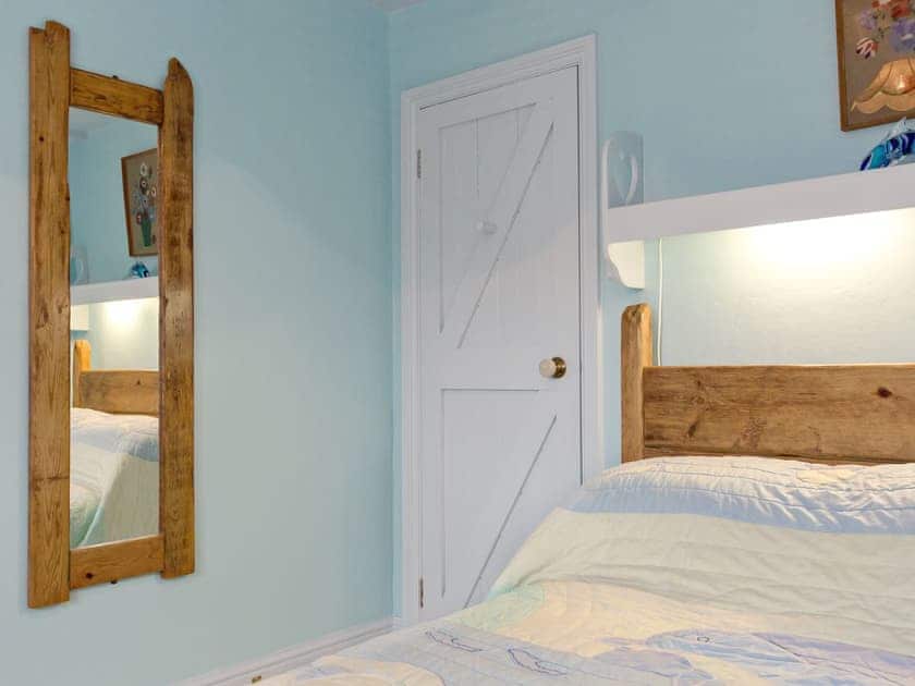 Double bedroom | New England - Tregrill Farm Cottages, Menheniot, near Liskeard