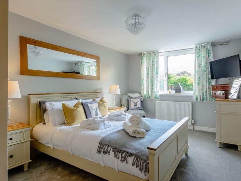 Double bedroom | Honeycott, Llangattock, near Crickhowell