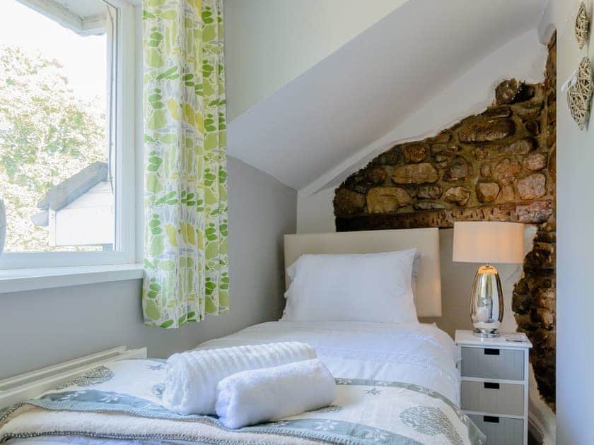 Twin bedroom | Honeycott, Llangattock, near Crickhowell