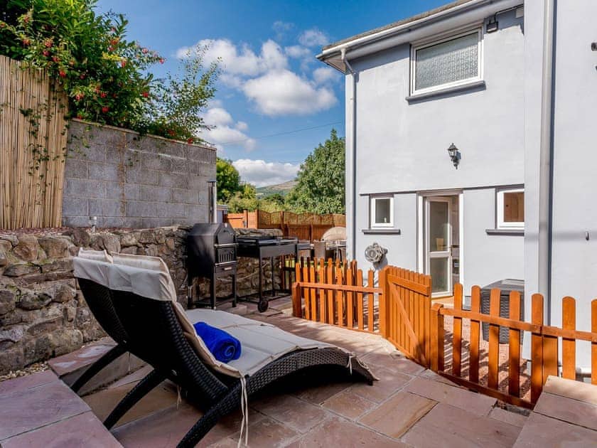 Relaxing outdoor space | Honeycott, Llangattock, near Crickhowell