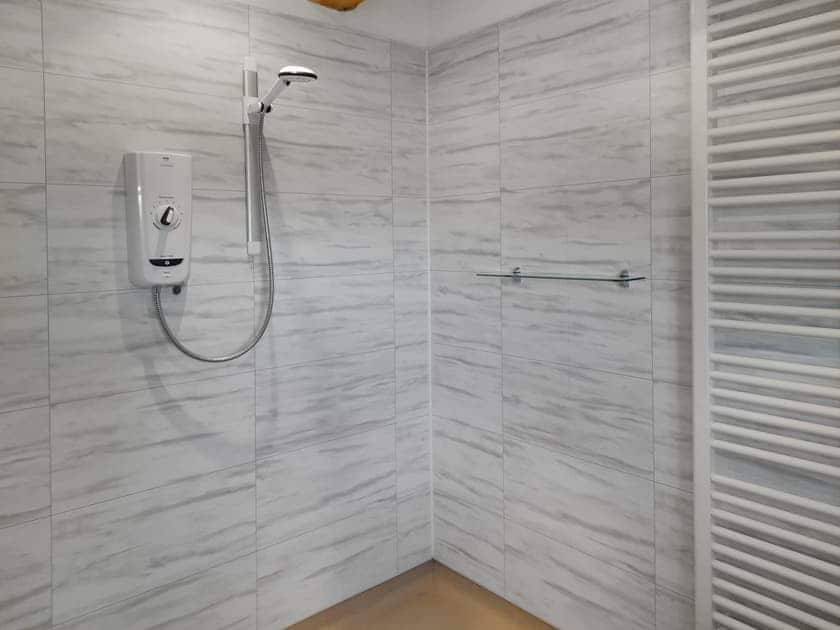 Large en-suite wet room | The Old Dairy, Mellis, near Eye